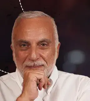 Soli Özel, Siyaset Bilimci ve Yazar