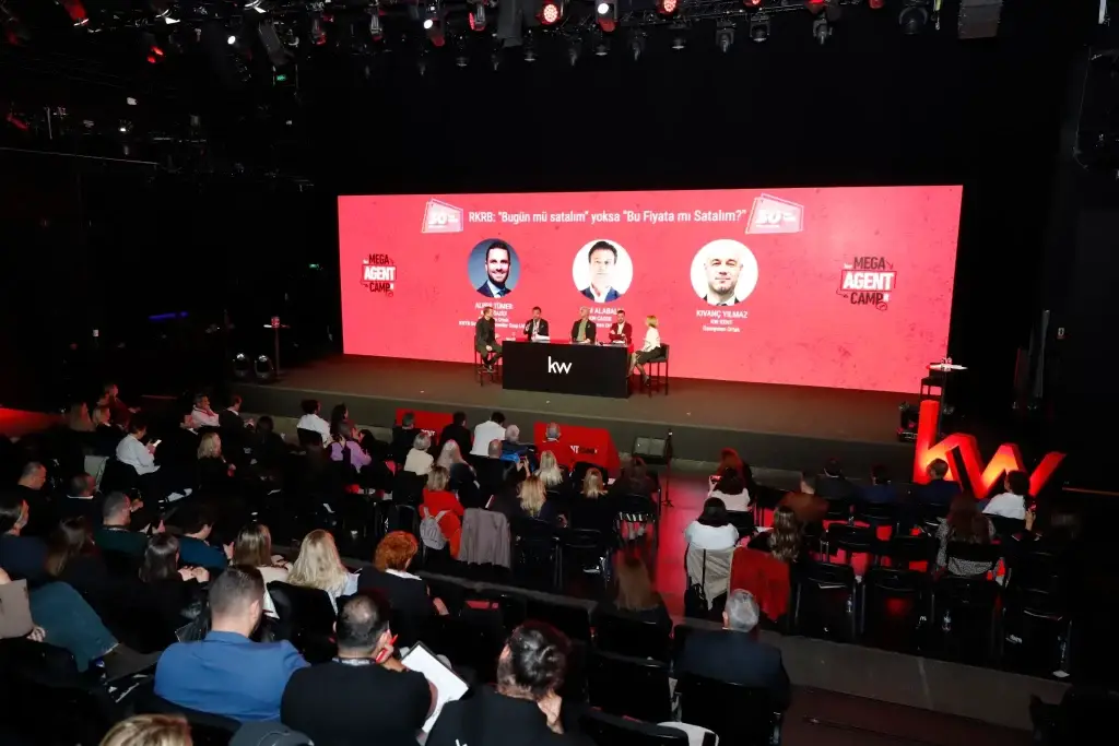 KW Türkiye Mega Agent Camp 2025 panel oturumu